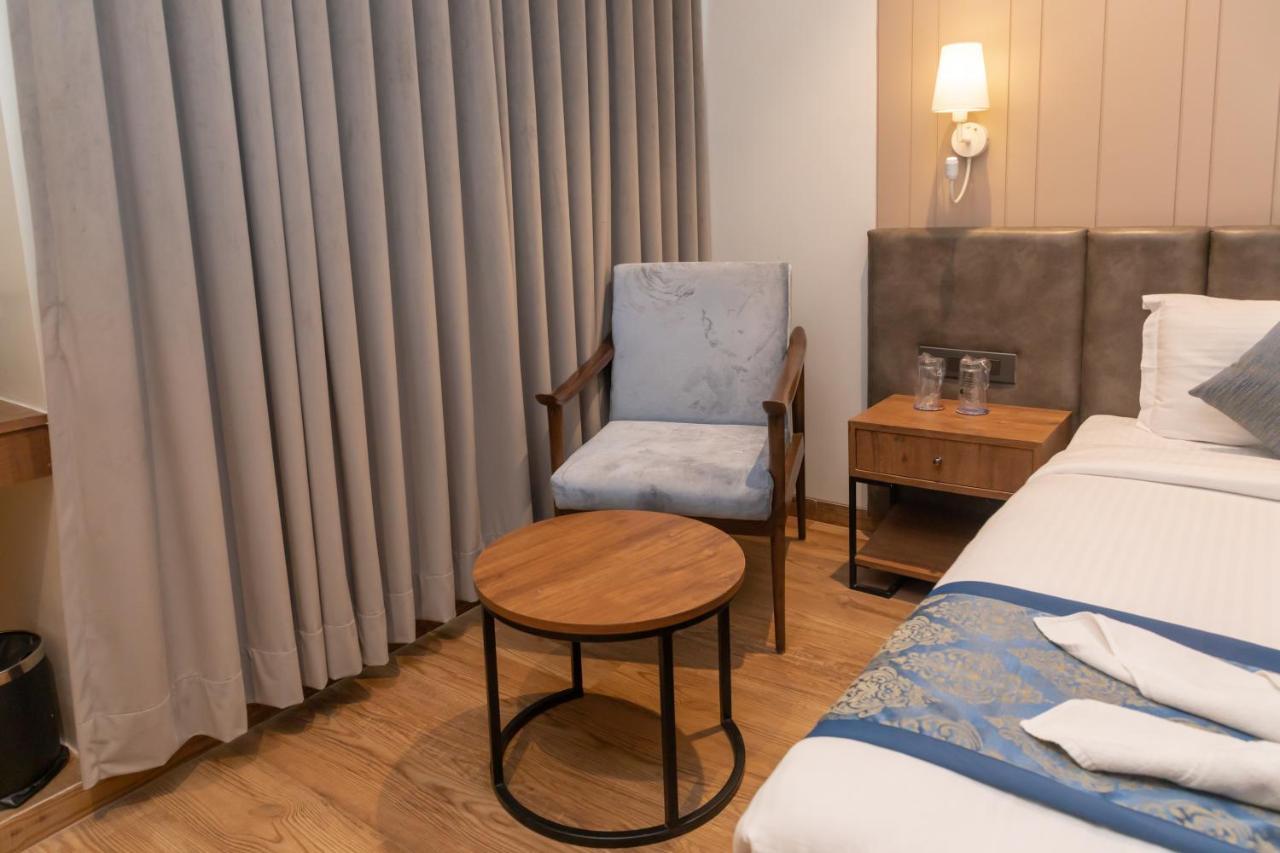 Pinnacle Grand Hotel Ahmedabad Luaran gambar