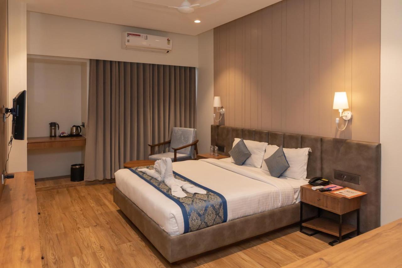 Pinnacle Grand Hotel Ahmedabad Luaran gambar