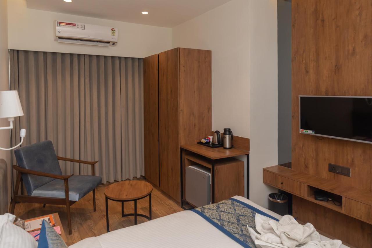 Pinnacle Grand Hotel Ahmedabad Luaran gambar