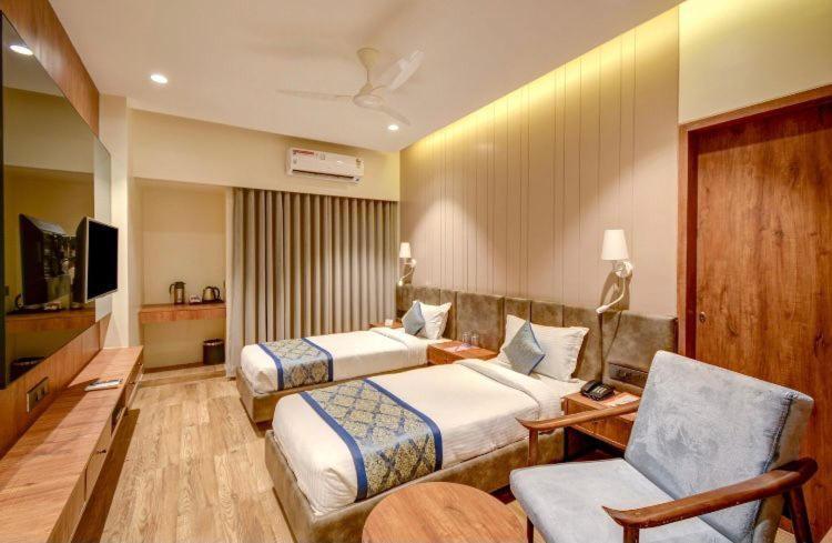 Pinnacle Grand Hotel Ahmedabad Luaran gambar