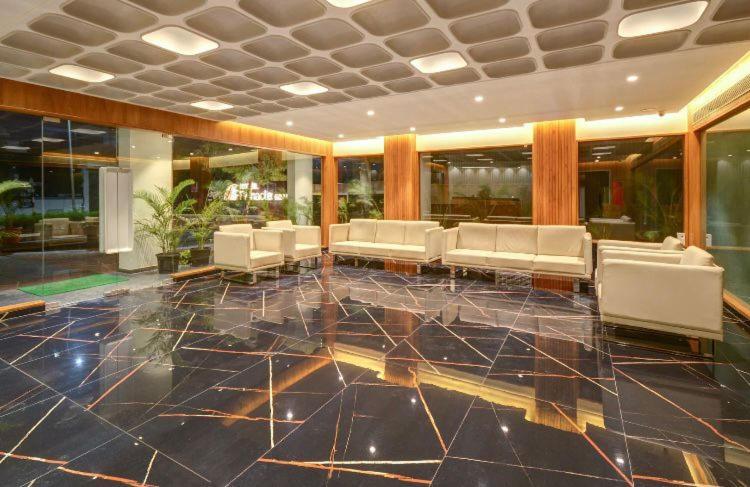 Pinnacle Grand Hotel Ahmedabad Luaran gambar