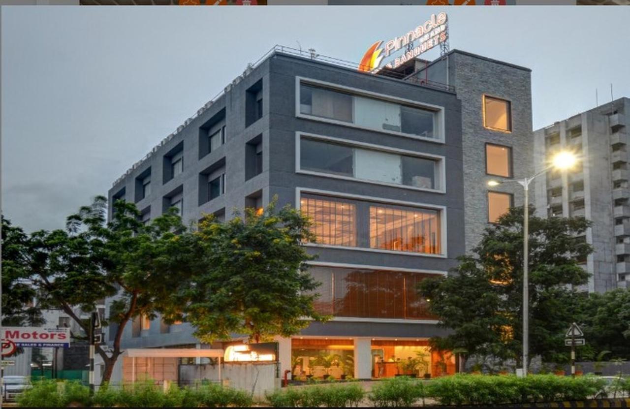 Pinnacle Grand Hotel Ahmedabad Luaran gambar