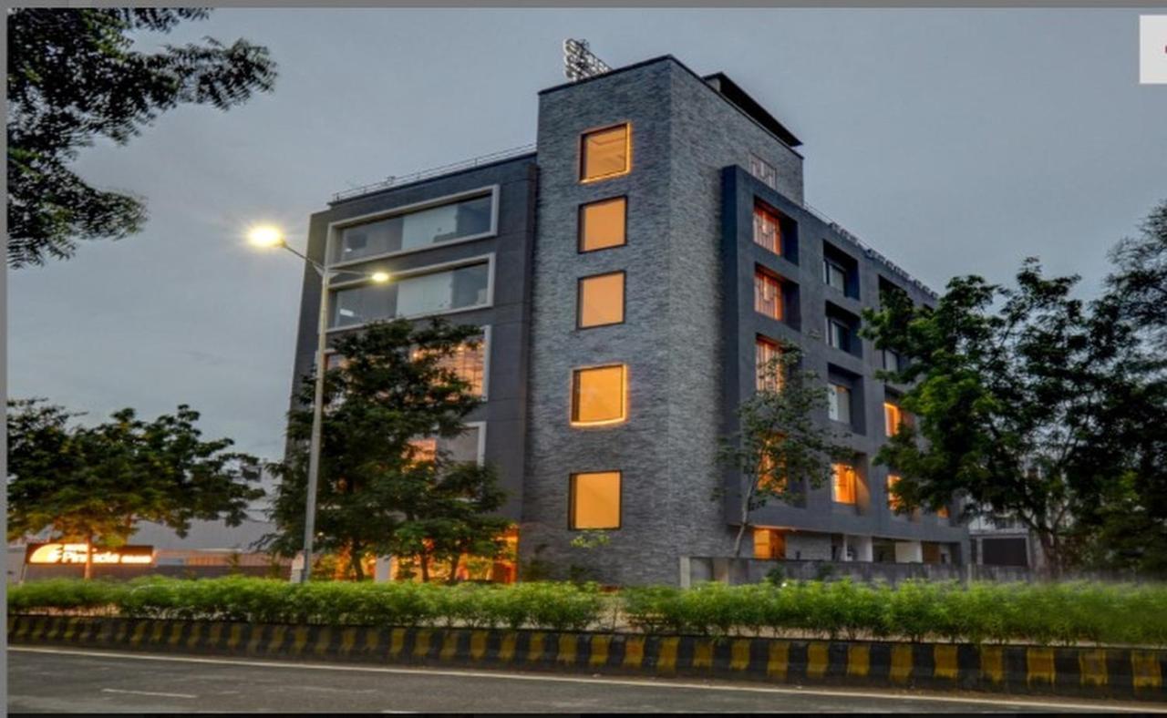 Pinnacle Grand Hotel Ahmedabad Luaran gambar