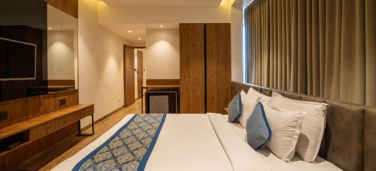 Pinnacle Grand Hotel Ahmedabad Luaran gambar