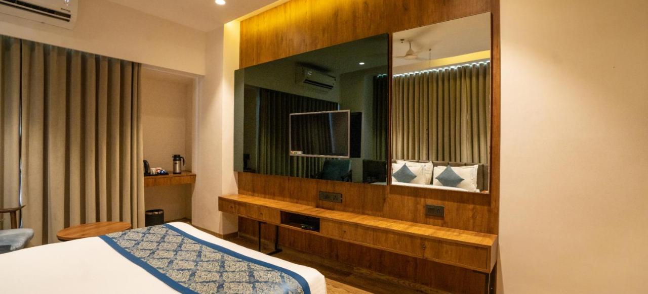 Pinnacle Grand Hotel Ahmedabad Luaran gambar
