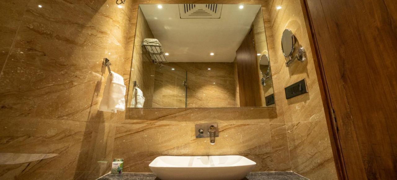 Pinnacle Grand Hotel Ahmedabad Luaran gambar
