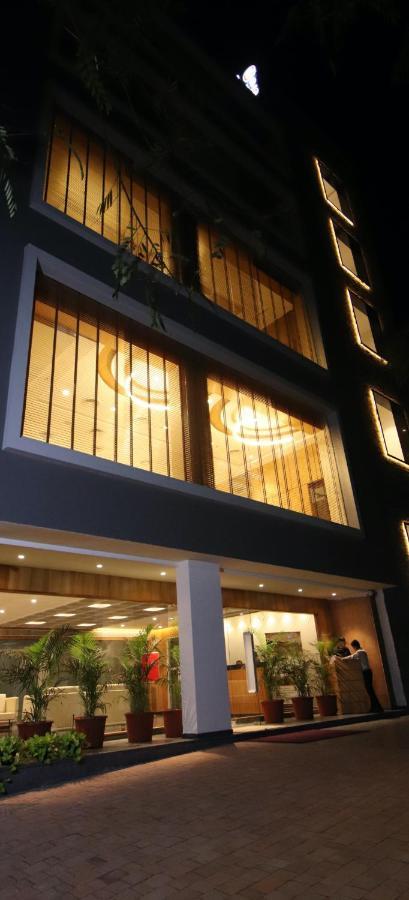 Pinnacle Grand Hotel Ahmedabad Luaran gambar