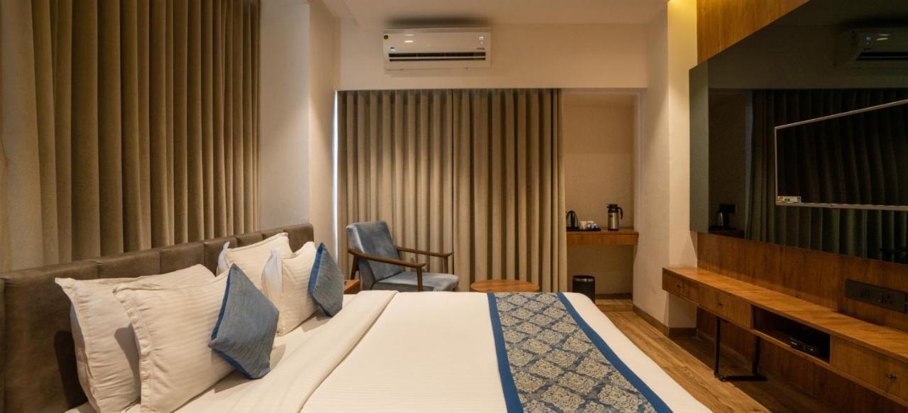 Pinnacle Grand Hotel Ahmedabad Luaran gambar