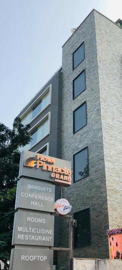 Pinnacle Grand Hotel Ahmedabad Luaran gambar