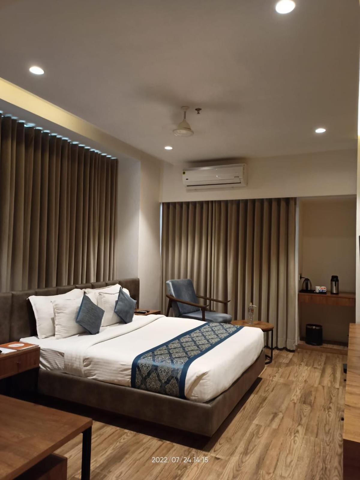 Pinnacle Grand Hotel Ahmedabad Luaran gambar